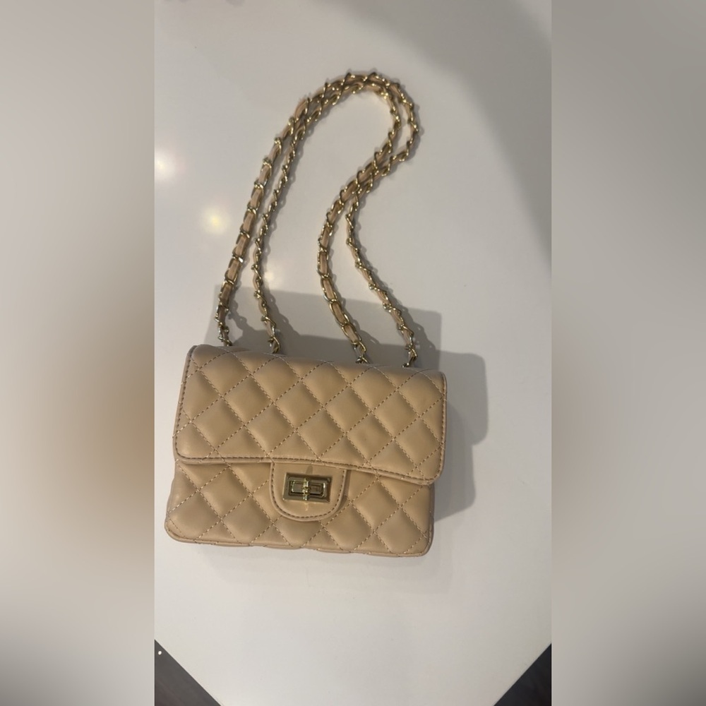 Elegant Tan Quilted Chain Bag - Picture 2 of 8
